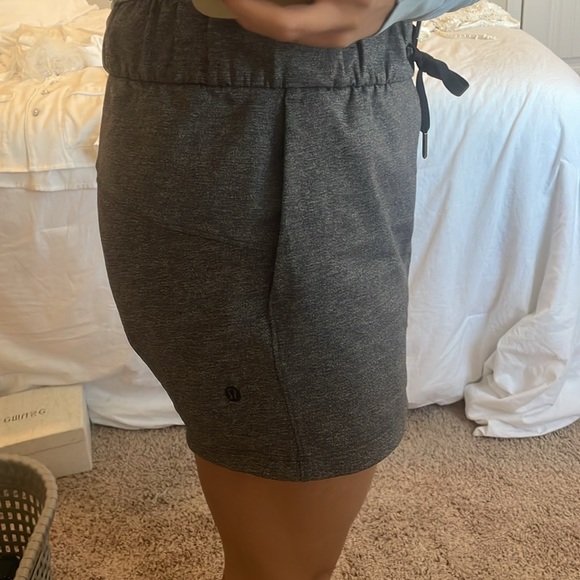 Lulu lemon dark grey shorts - Picture 2 of 2